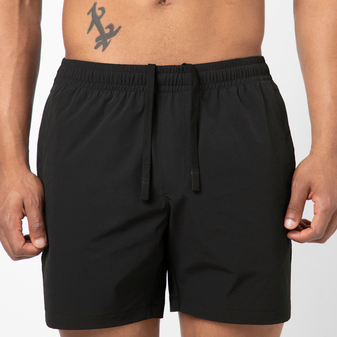 Atlas Short 5 Black close up internal drawstring
