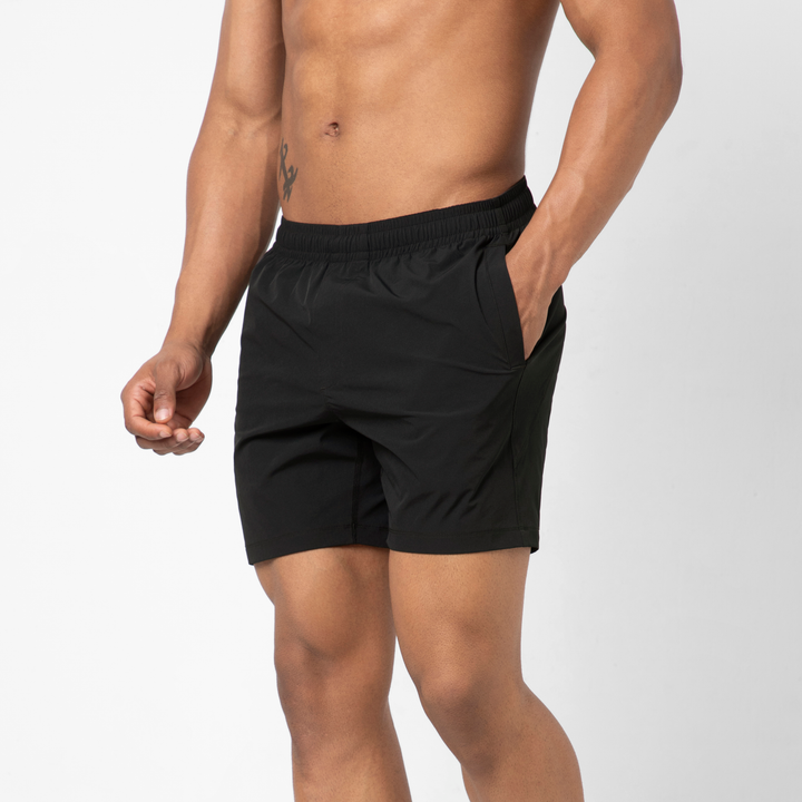 Atlas Short 5 Black side on model