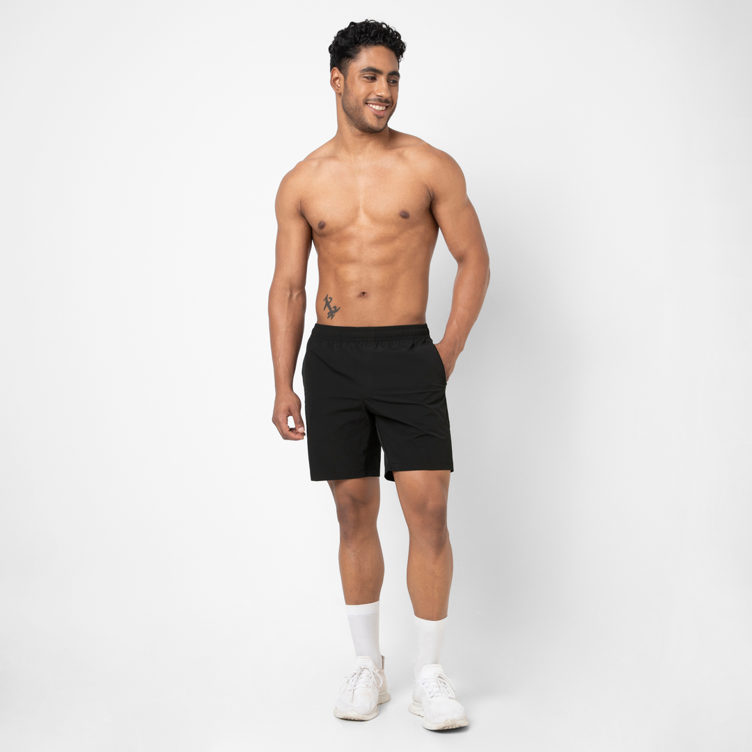 Atlas Short 7 Black full body on model