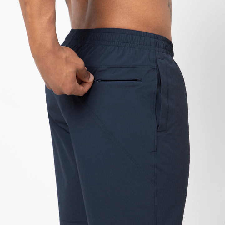Atlas Short 7 Navy close up back zipper pocket