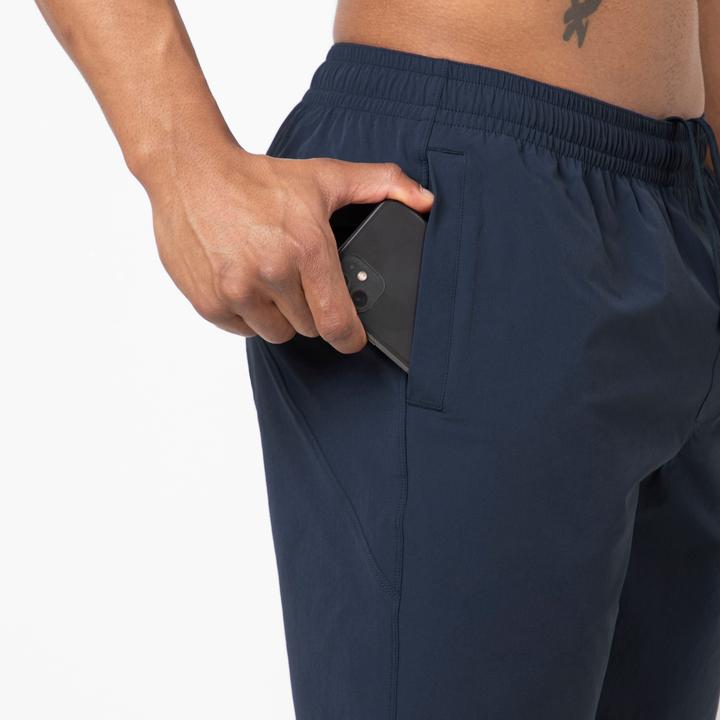 Atlas Short 7 Navy close up phone pocket