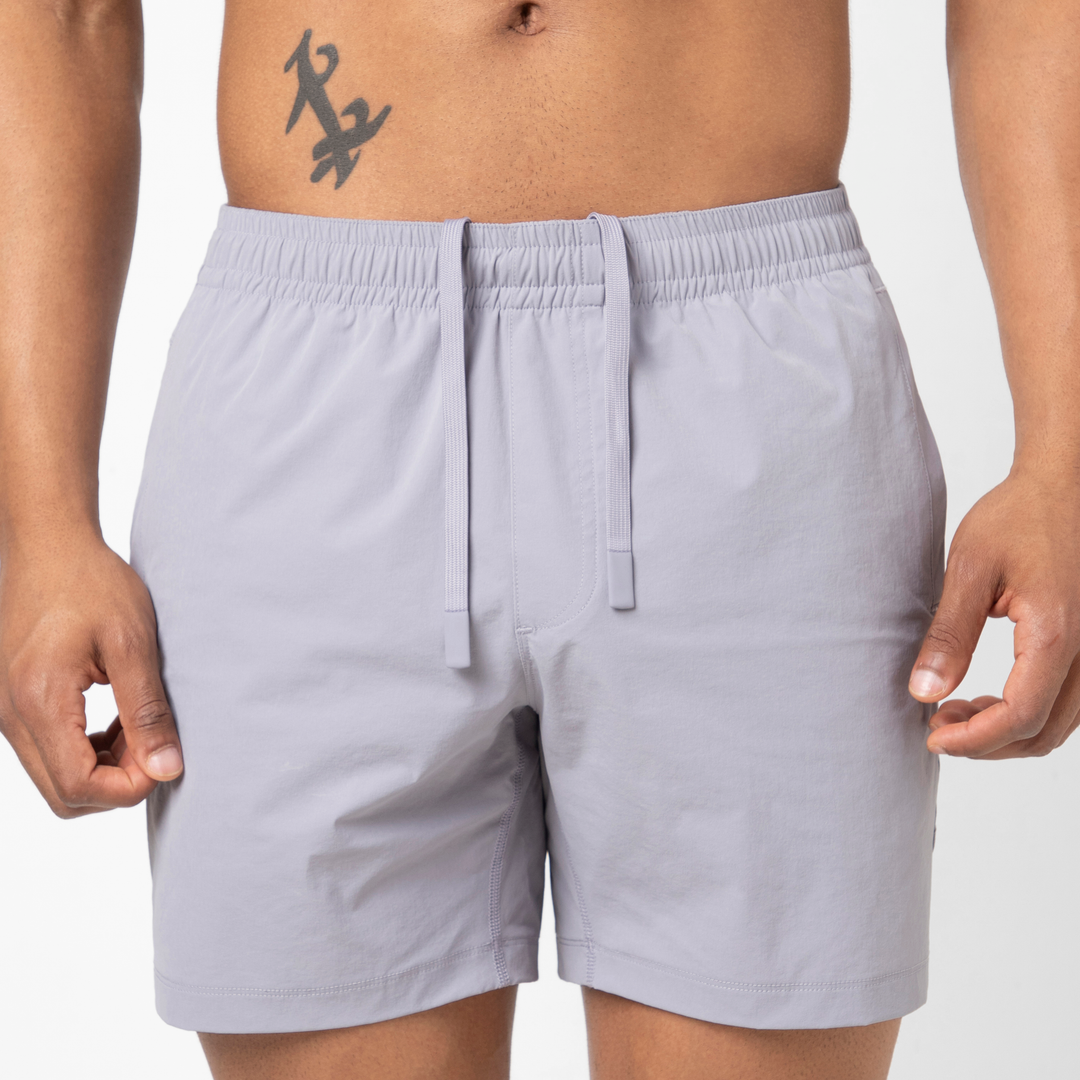 Atlas Short 5 Cloud Purple close up front on model