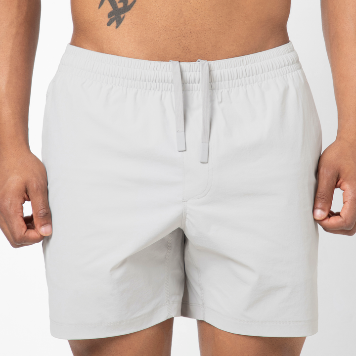 Atlas Short 5 Grey close up front on model