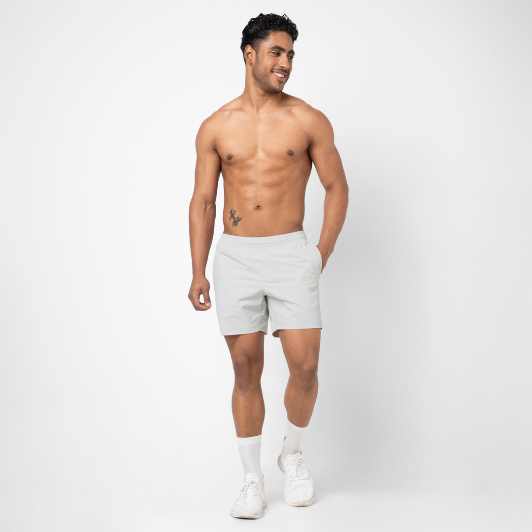 Atlas Short 5 Grey full body on model