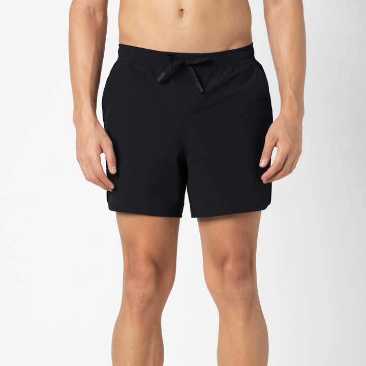 Echo Short 5 Black Front on Model
