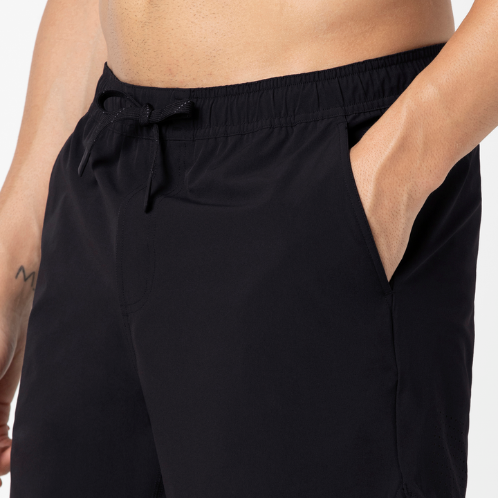 Echo Short 5 Black Close up Front on Model