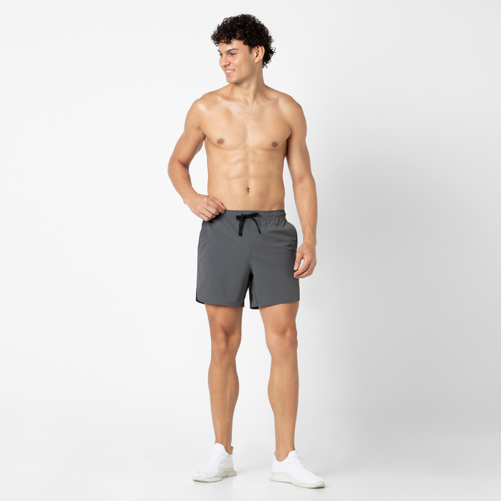 Echo Short 5 Grey Full Body on Model