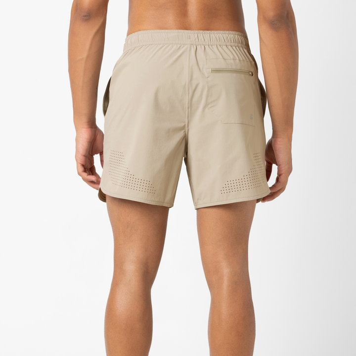 Echo Short 5 Khaki Back on Model