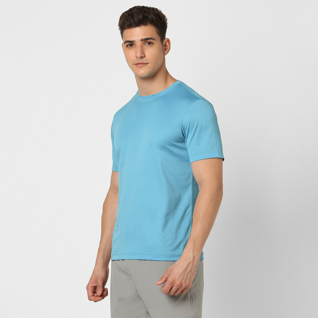 Power Tee Summer Blue side on model