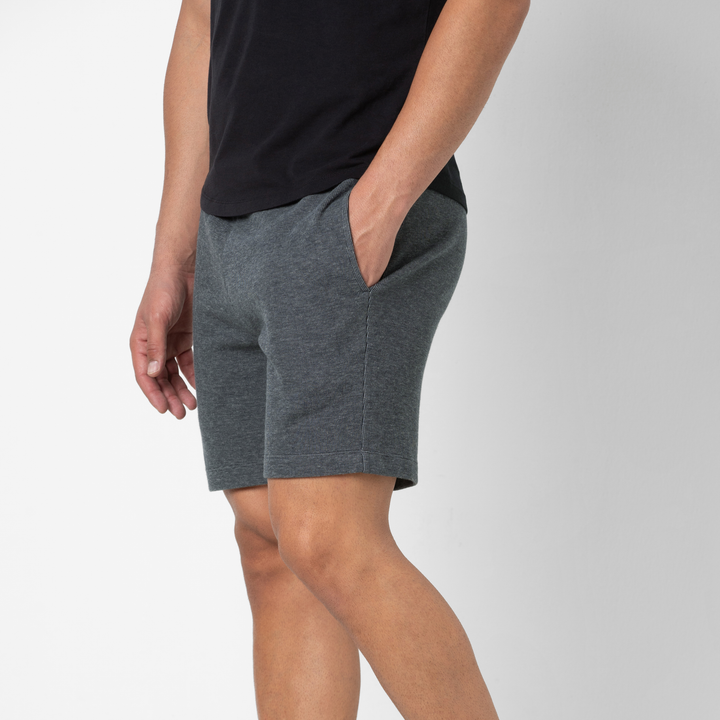 RR Short 7" Black side on model