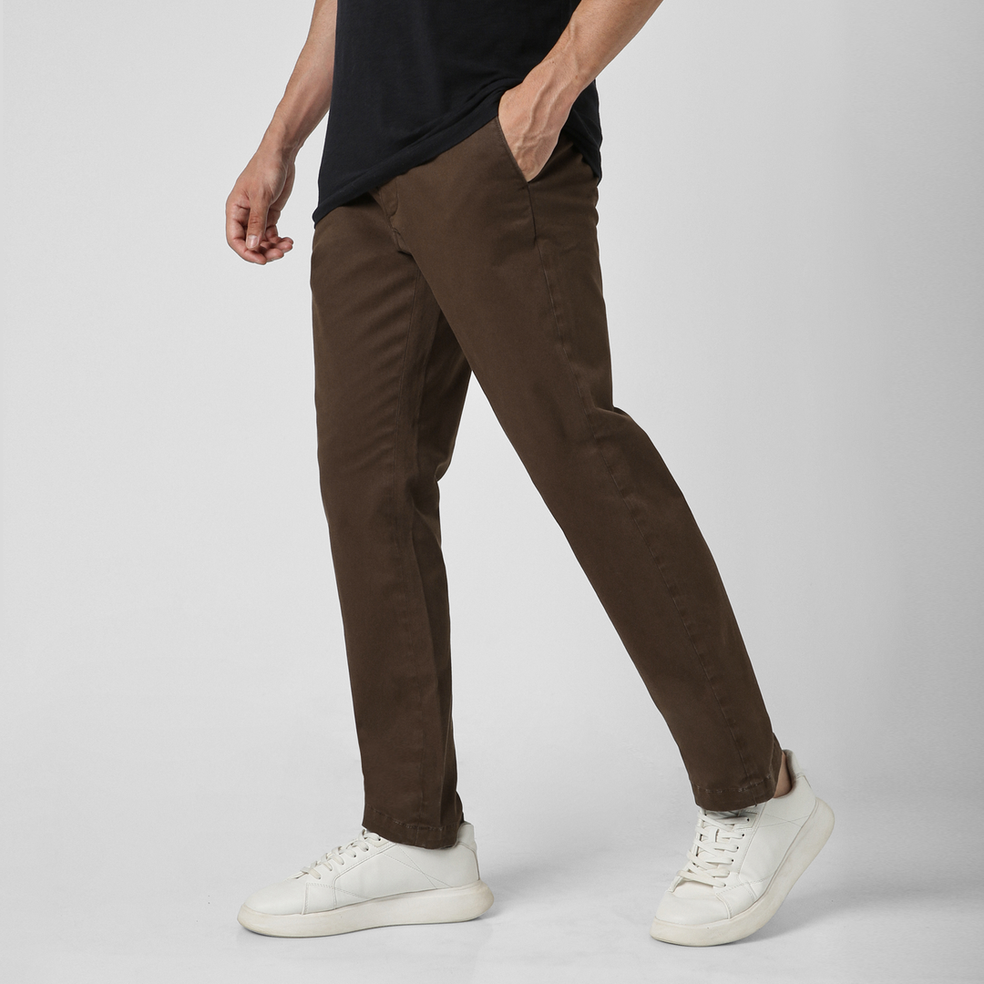 Relaxed Stretch Chino Pant Cocoa side on model