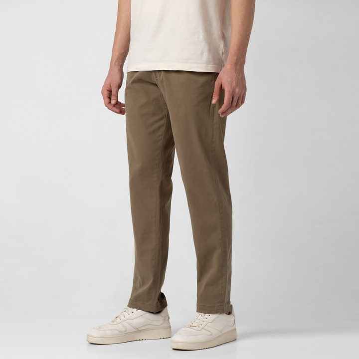 Relaxed Stretch Chino Pant Desert side on model
