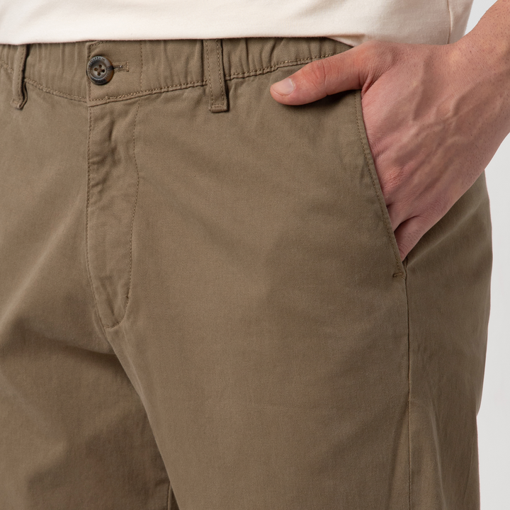Relaxed Stretch Chino Pant Desert close up front left pocket