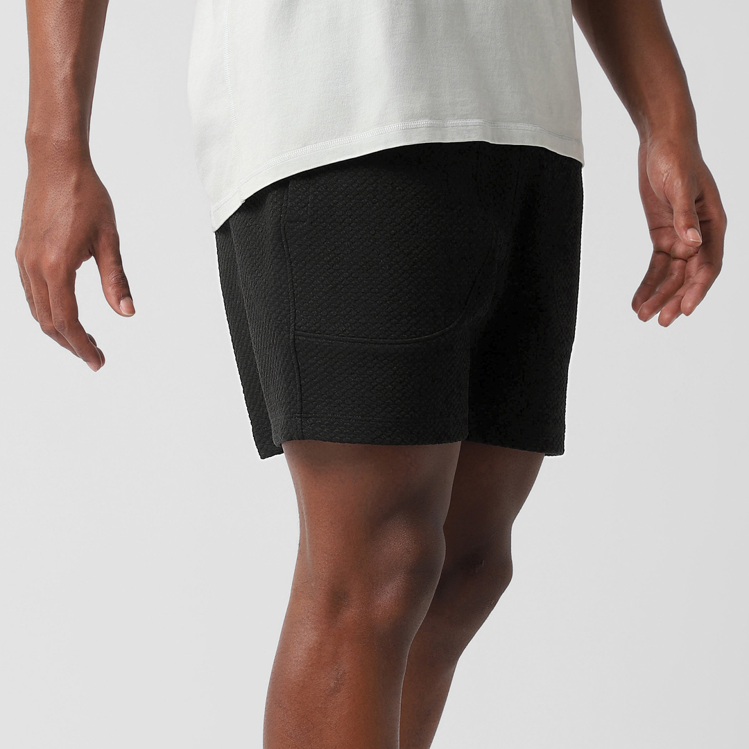 Roam Short 5.5" Black right side on model