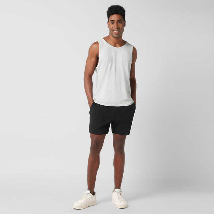 Roam Short 5.5" Black full body on model