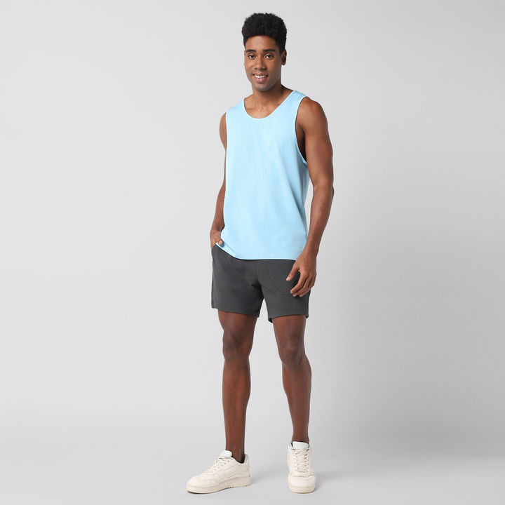 Roam Short 5.5" Coal full body on model