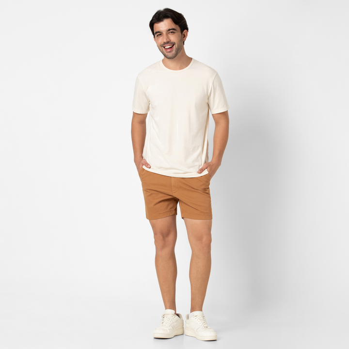 Stretch Chino Short Dark Clay full body on model