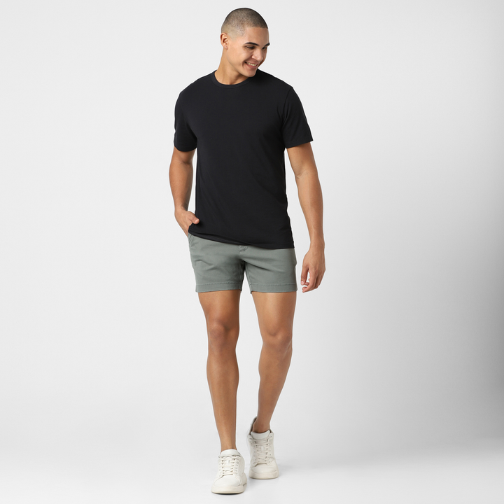 Stretch Chino Short 5 full body on model