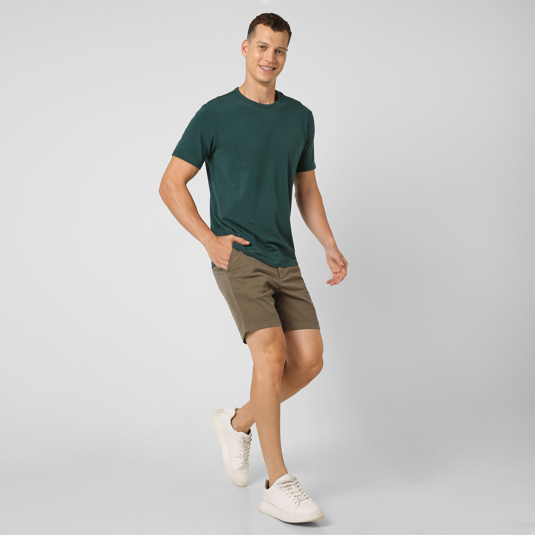 Stretch Chino Short 7" Desert full body on model