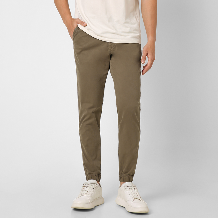 Stretch Jogger Desert front on model