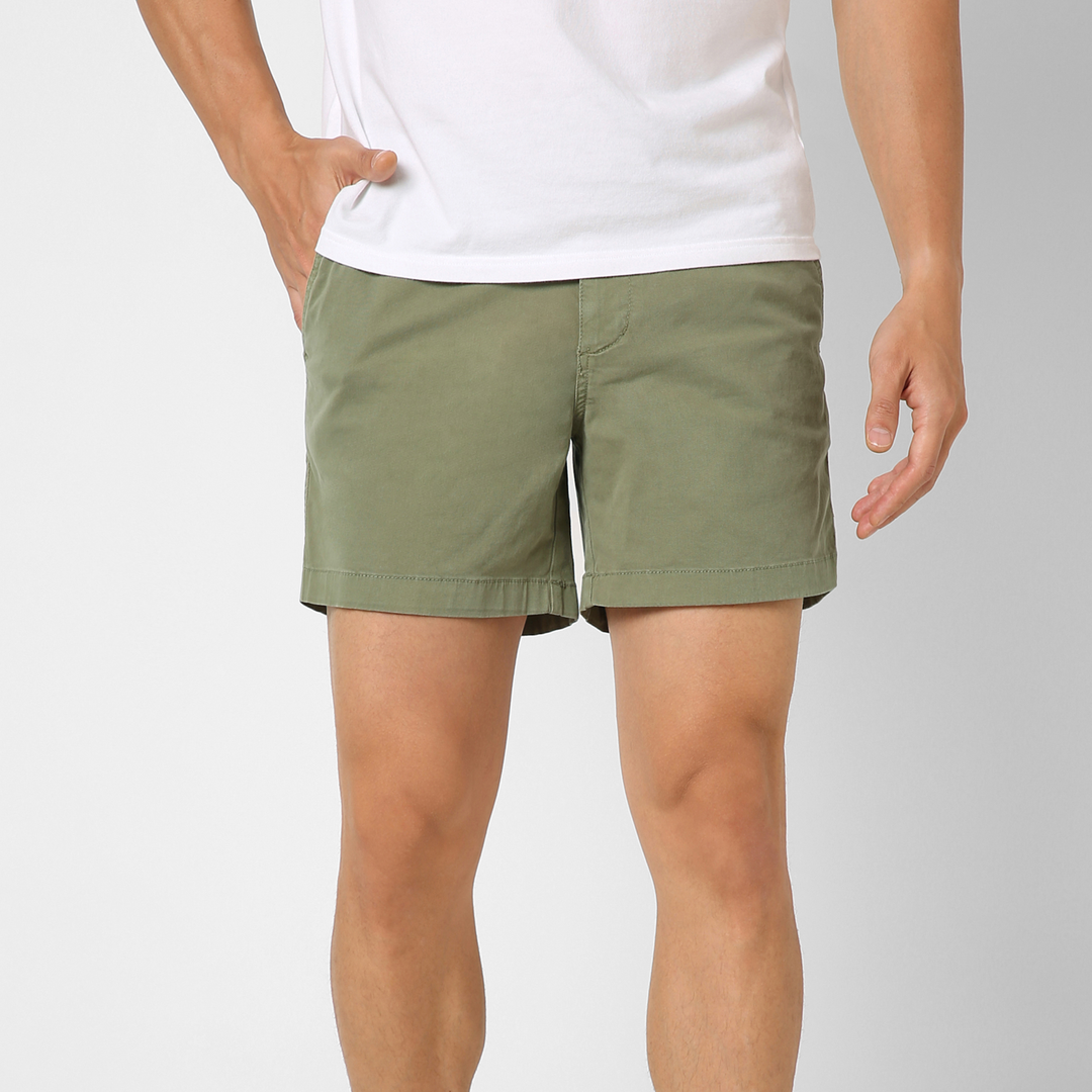 Stretch Short 5.5" Olive front on model