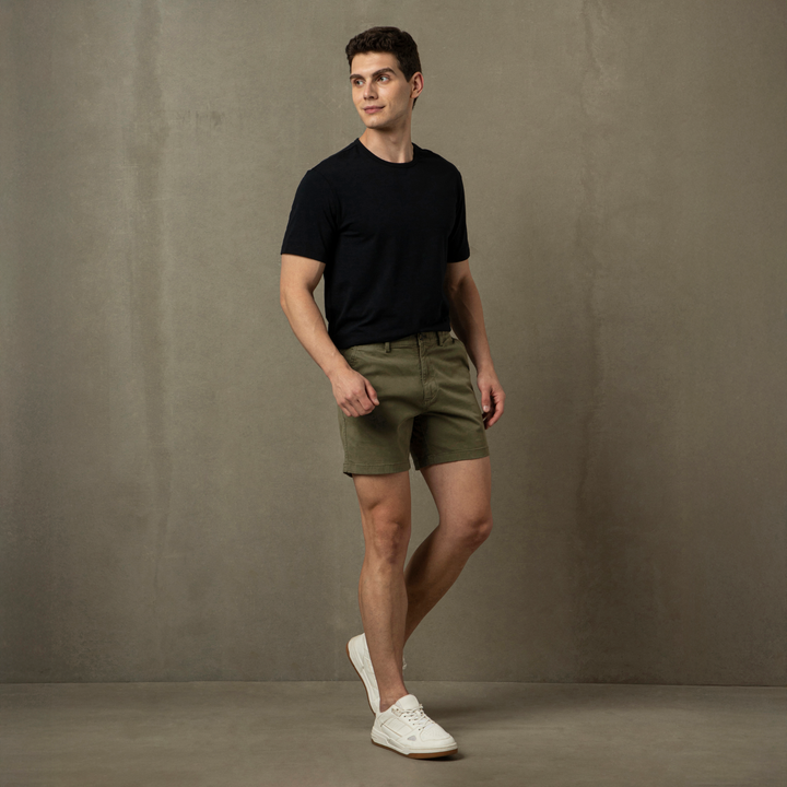 Stretch Short 5 Crocodile full body on model