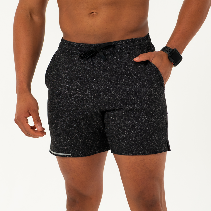 Run Short v2 5.5 Inch Model Carbon Black Front